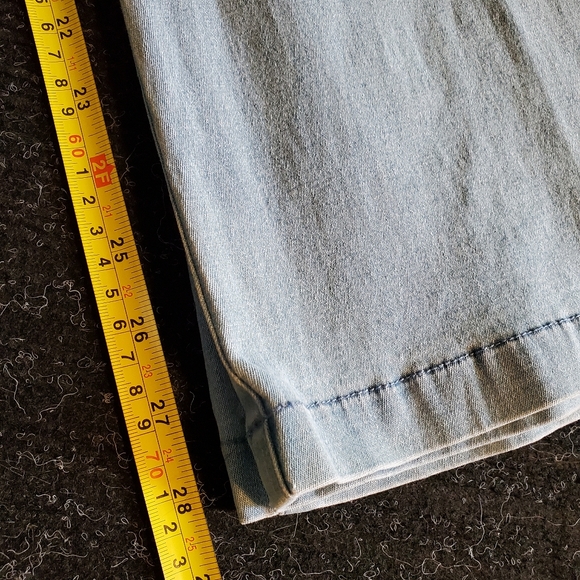 Lafei Nier Light Wash Star Embroidery Details Women's Jeans. Flare. - Picture 6 of 7